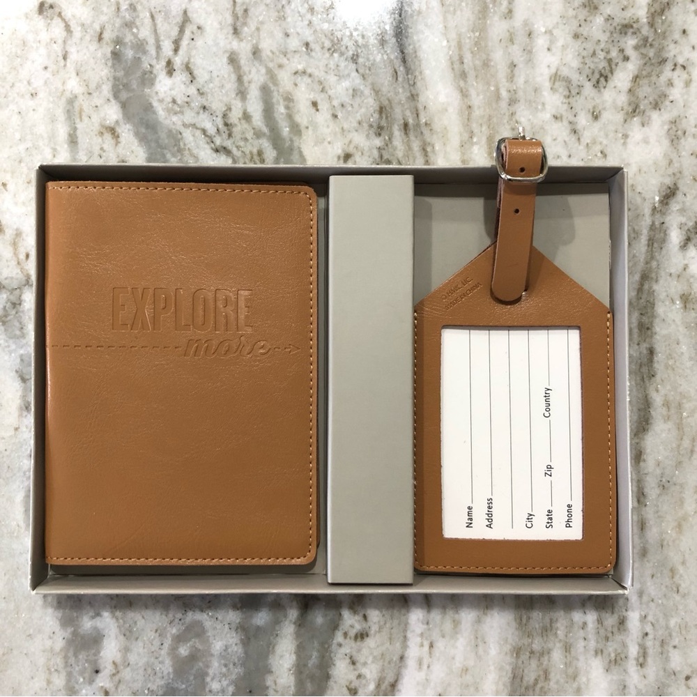 New in Box Leather Passport Cover & Bag Tag in Tan. Makes for a Great gift !